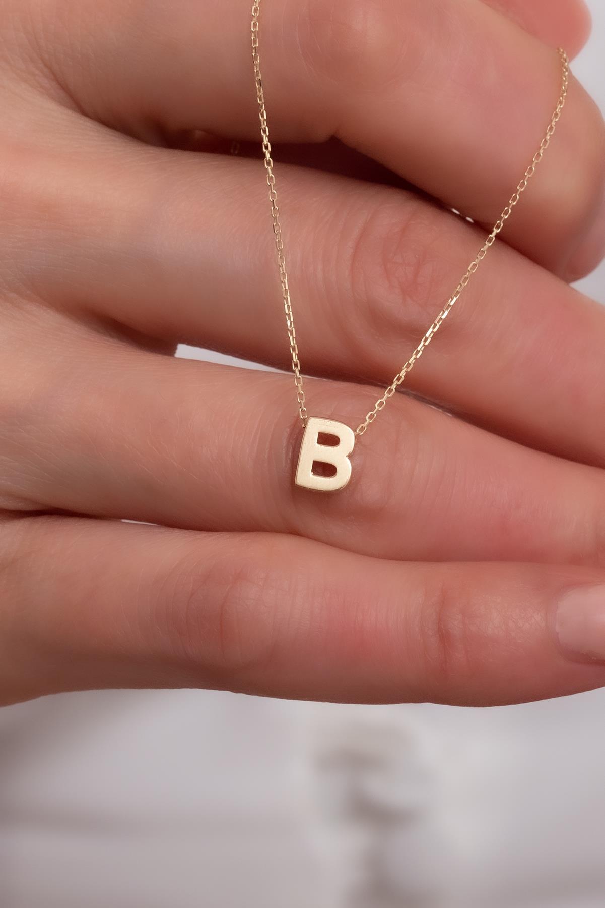 14 hot k gold chain with letter B pendant